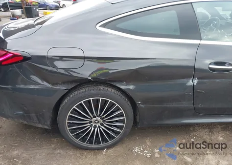 2024 Mercedes-Benz Cle 300 4Matic z USA, uszkodzony, nr VIN W1KMJ4HB1RF033522